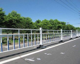 道路護欄.jpg